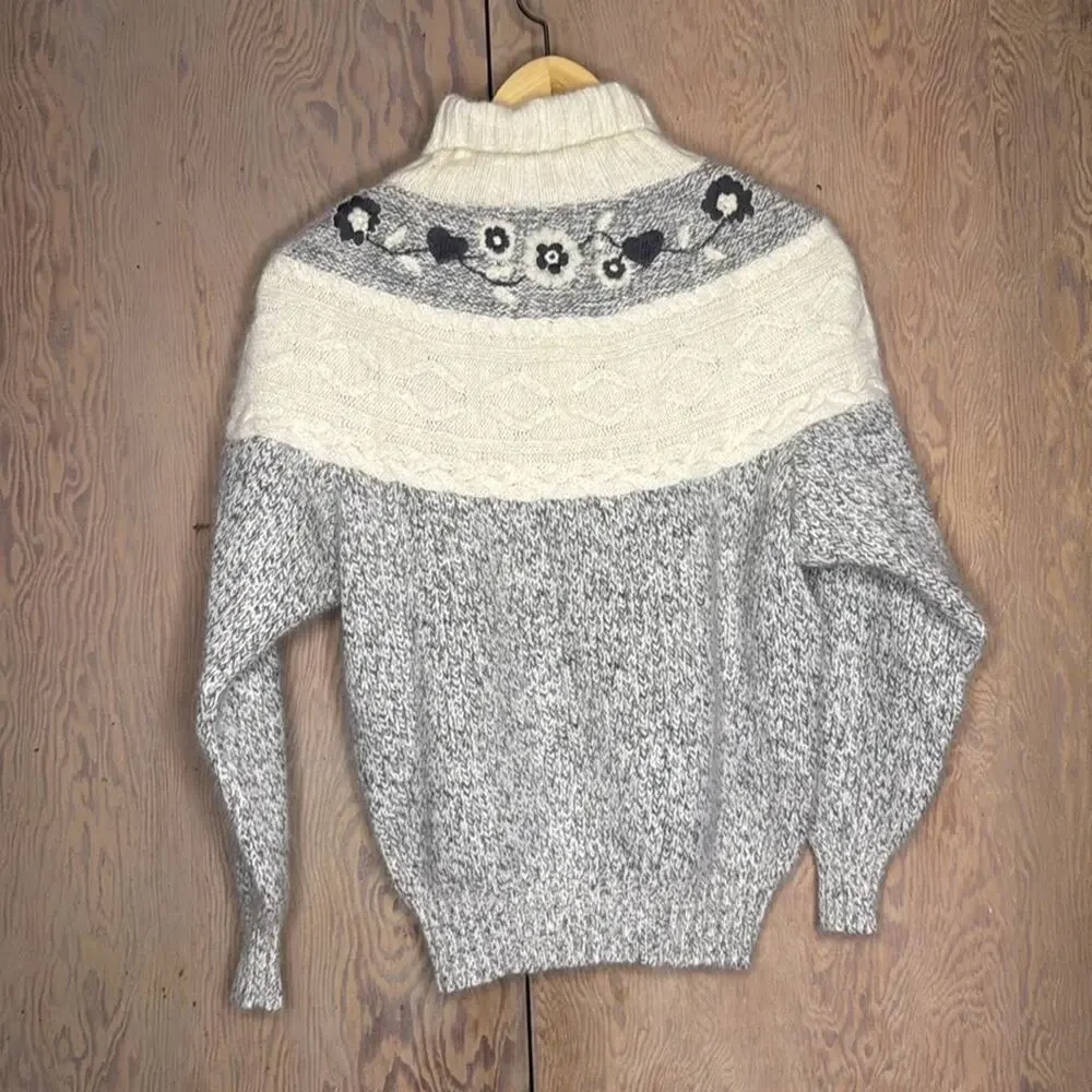 NWT Vintage Les Copains Turtleneck Black White Heart Flower Patterned Sweater